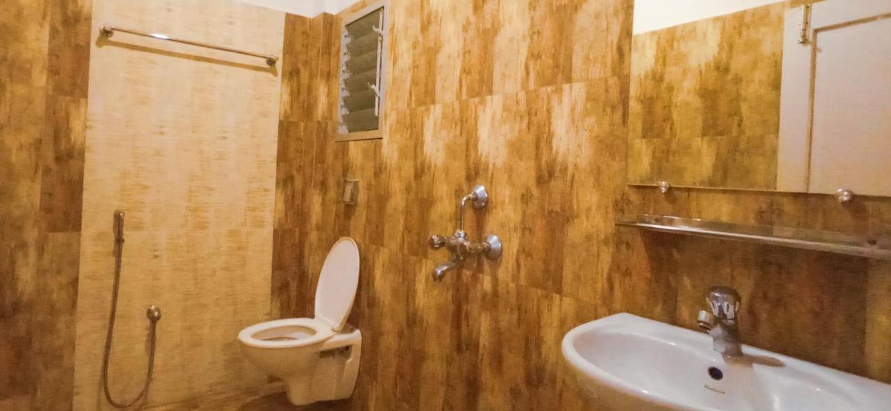 Hotel Nakshatra Karimganj Eksteriør billede