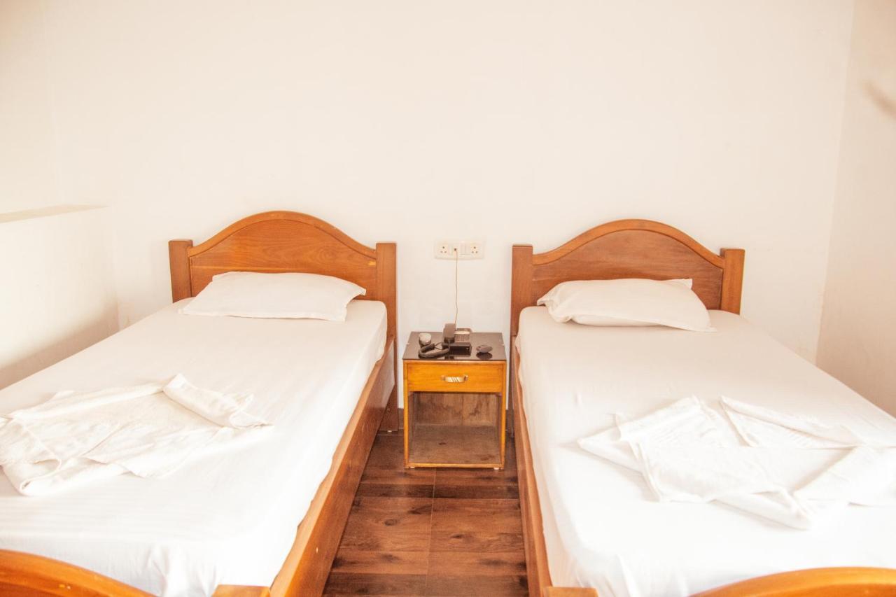 Hotel Nakshatra Karimganj Eksteriør billede